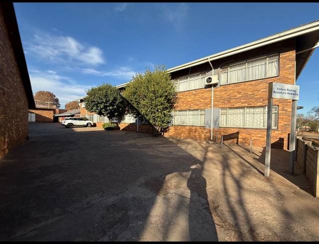 2 BEDROOM APARTMENT FOR SALE IN VANDERBIJLPARK CW 6